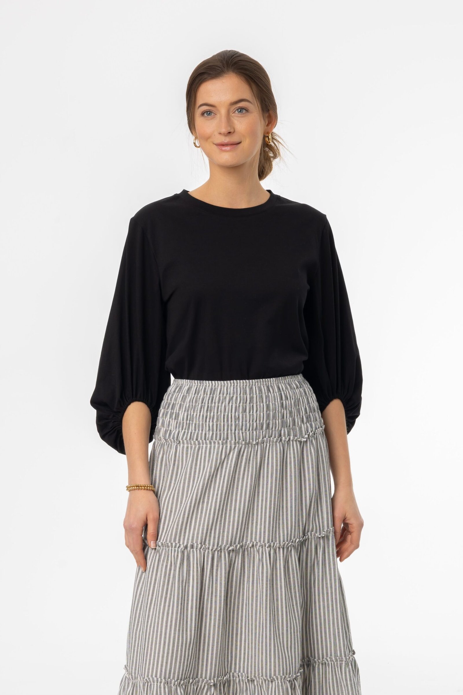 BlackGatheredSleeveT-Shirt_c49550db-0f86-4267-a1ff-eaa7c0d60ab9.jpg