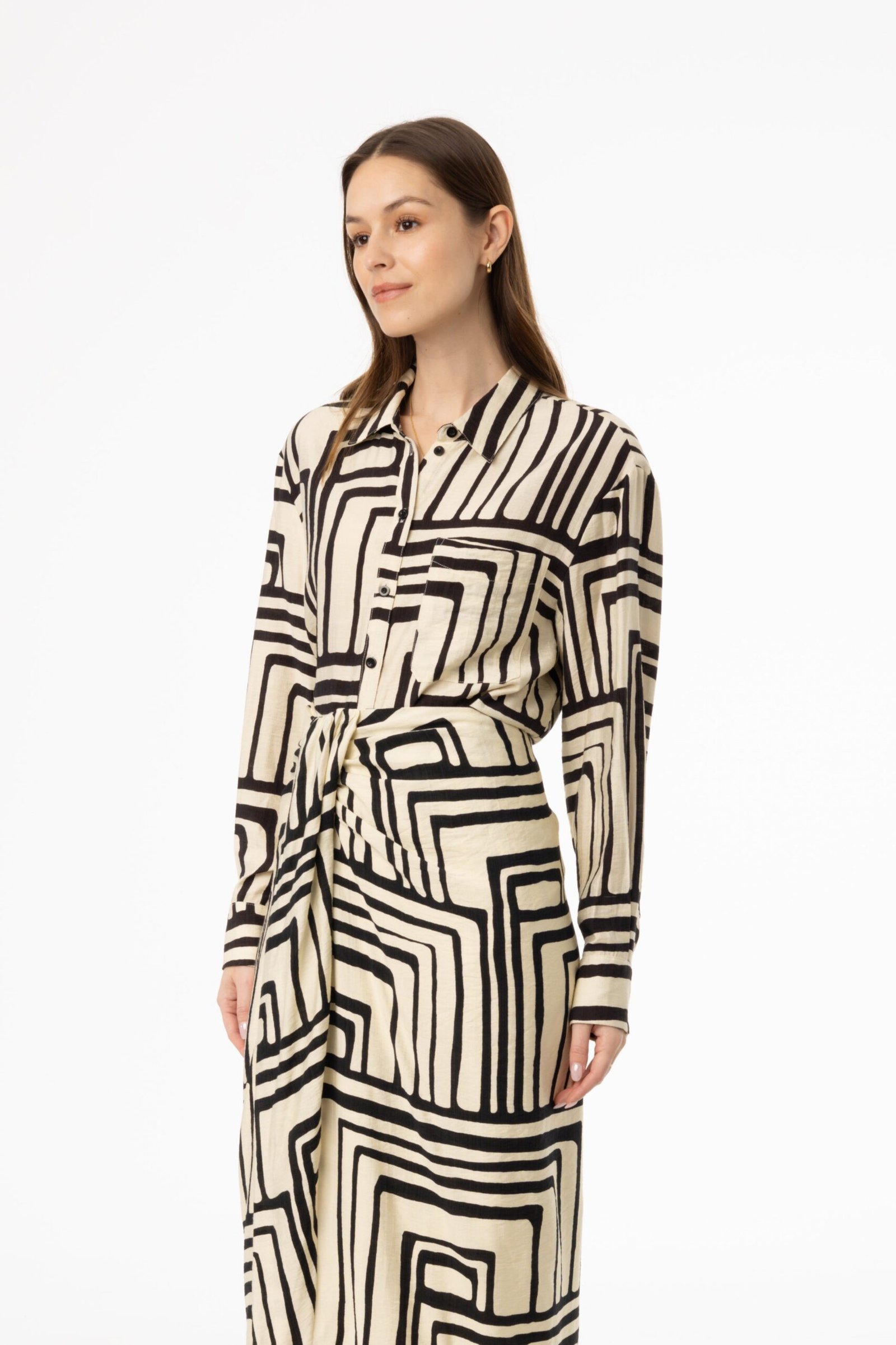 BlackGeometricPrintedBlouse-3.jpg